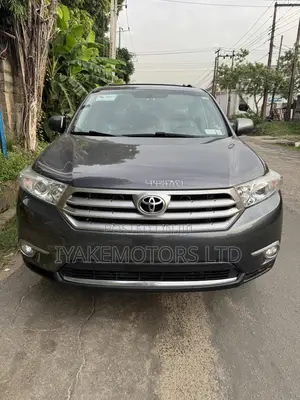 Toyota Highlander Limited 3.5L 2WD 2013 Gray