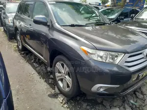 Toyota Highlander Limited 2012 Gray