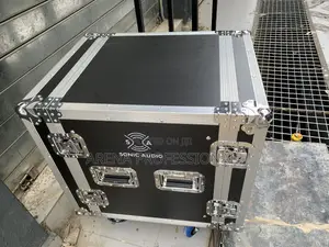 12unit Covered Amplifier Rack