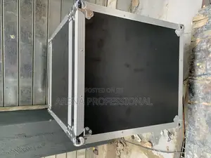 12unit Covered Amplifier Rack