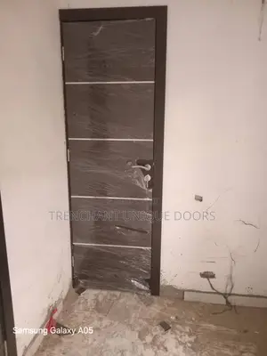 HDF Door With Aluminuim Crome, Keylock and Installations