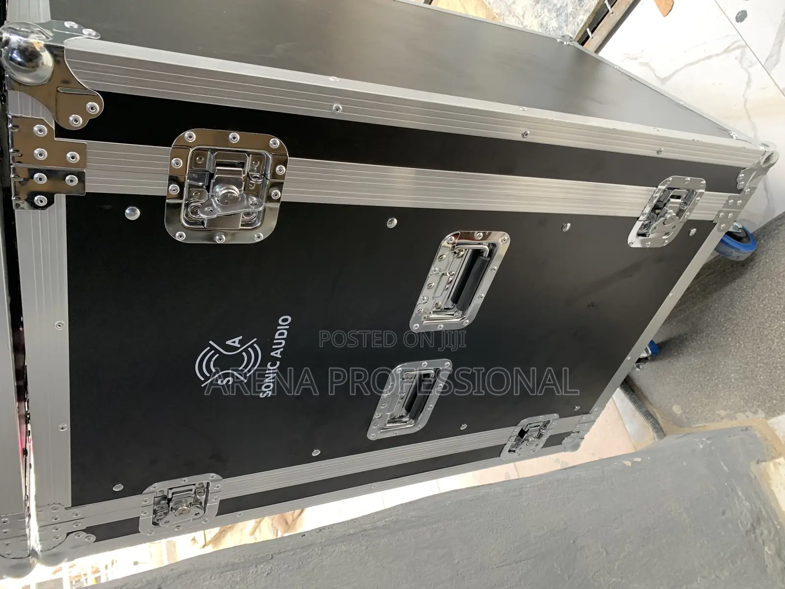 21unit Covered Amplifier Rack