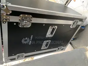 21unit Covered Amplifier Rack