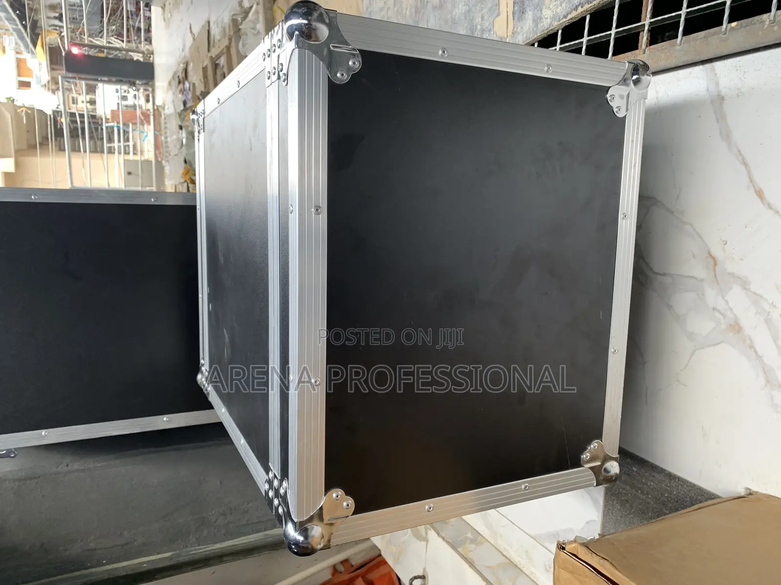 9unit Covered Amplifier Rack