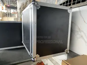 9unit Covered Amplifier Rack
