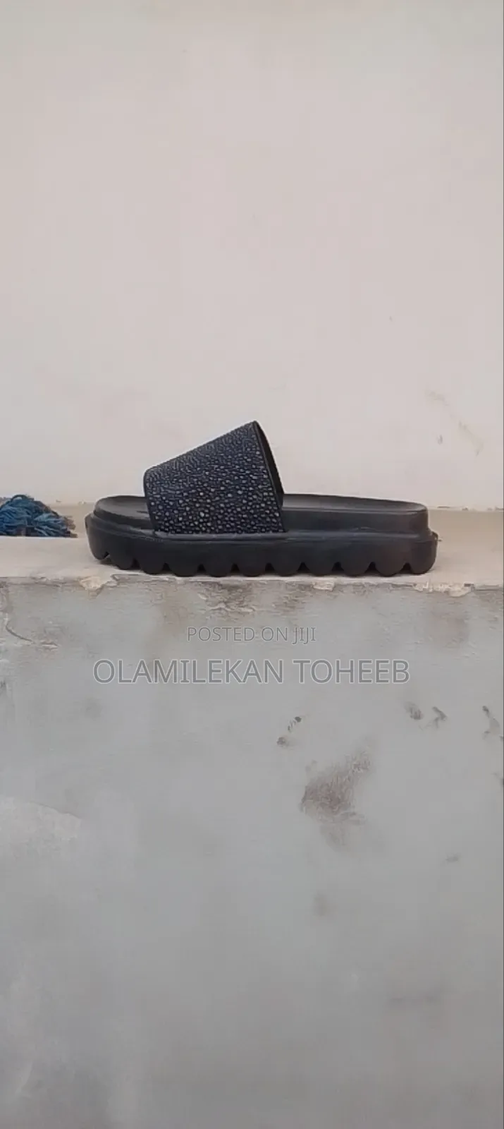Elastic Black Stone Cover Palm