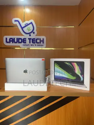 Laptop Apple MacBook Pro 2022 M2 8GB Apple M2 SSD 256GB