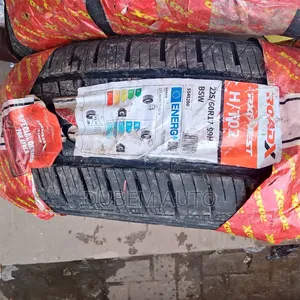 225/60r17 Roadx Tire
