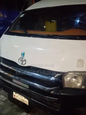 Toyota HiAce 2010 White