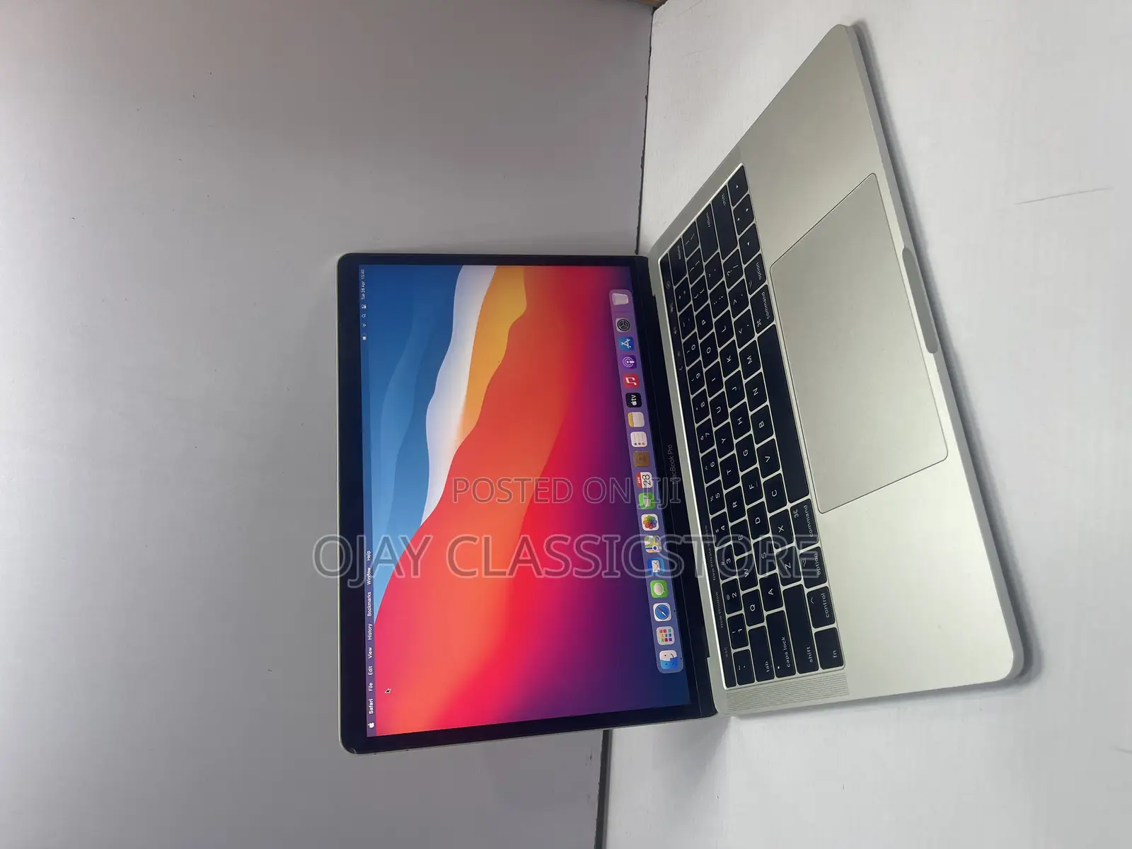 Laptop Apple MacBook Pro 2017 8GB Intel Core i7 SSD 512GB