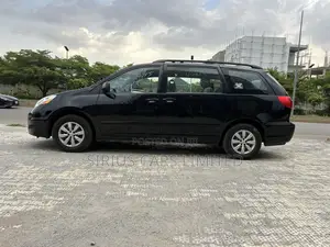 Toyota Sienna CE 8 Passenger 2010 Black