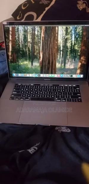Laptop Apple MacBook Pro 2019 16GB Intel Core i7 SSHD (Hybrid) 512GB