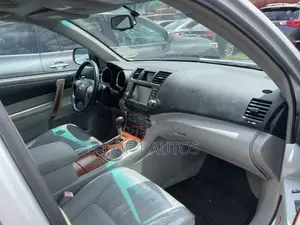 Toyota Highlander Limited 2010 Silver