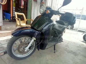 Aprilia 2005 Blue