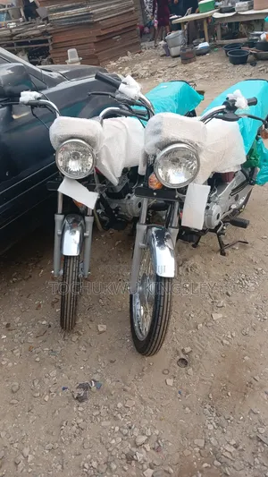 New Bajaj Boxer 100 2025 Red