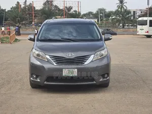 Toyota Sienna 2011 Gray