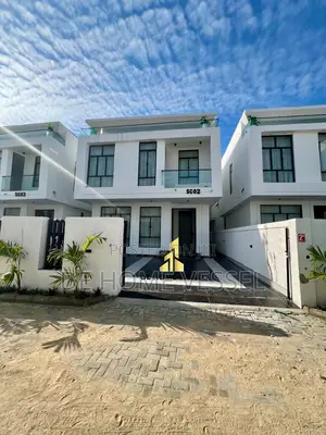 5bdrm Duplex in Chevron for sale