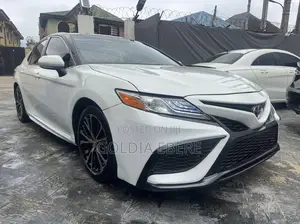 Toyota Camry 2019 White