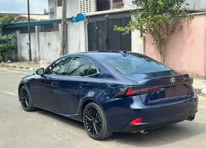 Lexus IS 250 4WD 2015 Blue