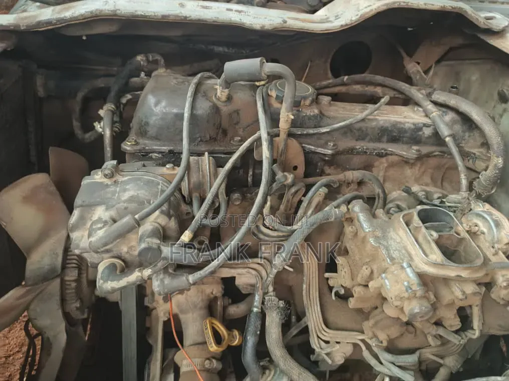 Toyota HiAce 2005 Grey