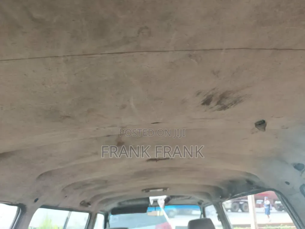 Toyota HiAce 2005 Grey
