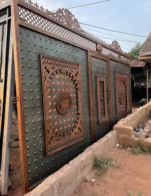 Foreign Material Wrought Iron Gate Rolling