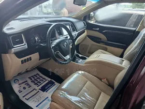 Toyota Highlander Limited 4x4 V6 (3.5L 6cyl 8A) 2017 Maroon