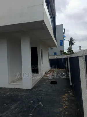 5bdrm Maisonette in Weara Estate, Adeniyi Jones for rent
