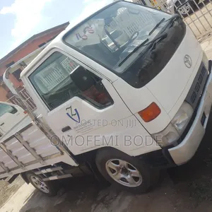 Toyota Dyna 100 With 2rz Injector Engine Petrol Normal Hand