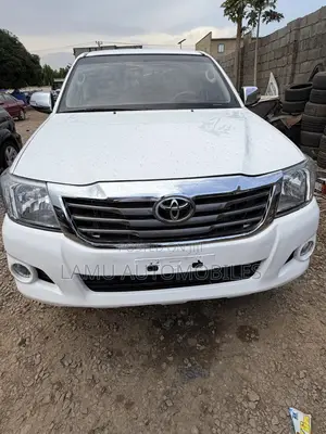 Toyota Hilux 2012 White