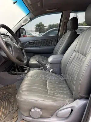 Toyota Hilux 2012 White
