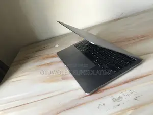 Laptop Apple MacBook Pro 2020 8GB Apple M1 SSD 256GB