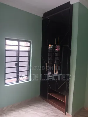 2bdrm Apartment in Pti Road Mashoje, Warri for rent