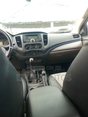 Mitsubishi L200 Double Cab 2.4 154hp 4WD 2016 Silver