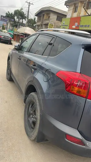 Toyota RAV4 LE AWD (2.5L 4cyl 6A) 2013 Blue
