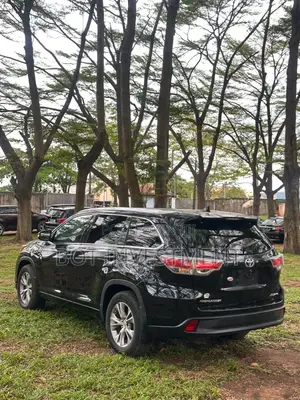 Toyota Highlander XLE 4dr SUV AWD (3.5L 6cyl 6A) 2015 Black