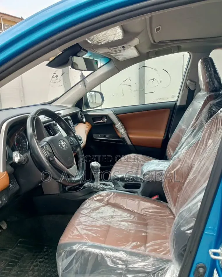 Toyota RAV4 2016 Blue