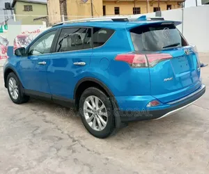 Toyota RAV4 2016 Blue