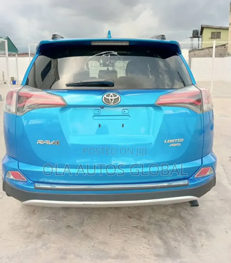 Toyota RAV4 2016 Blue