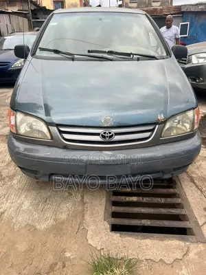 Toyota Sienna LE 2002 Green