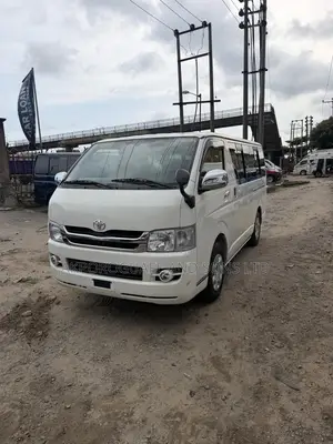 Toyota HiAce 2013 White