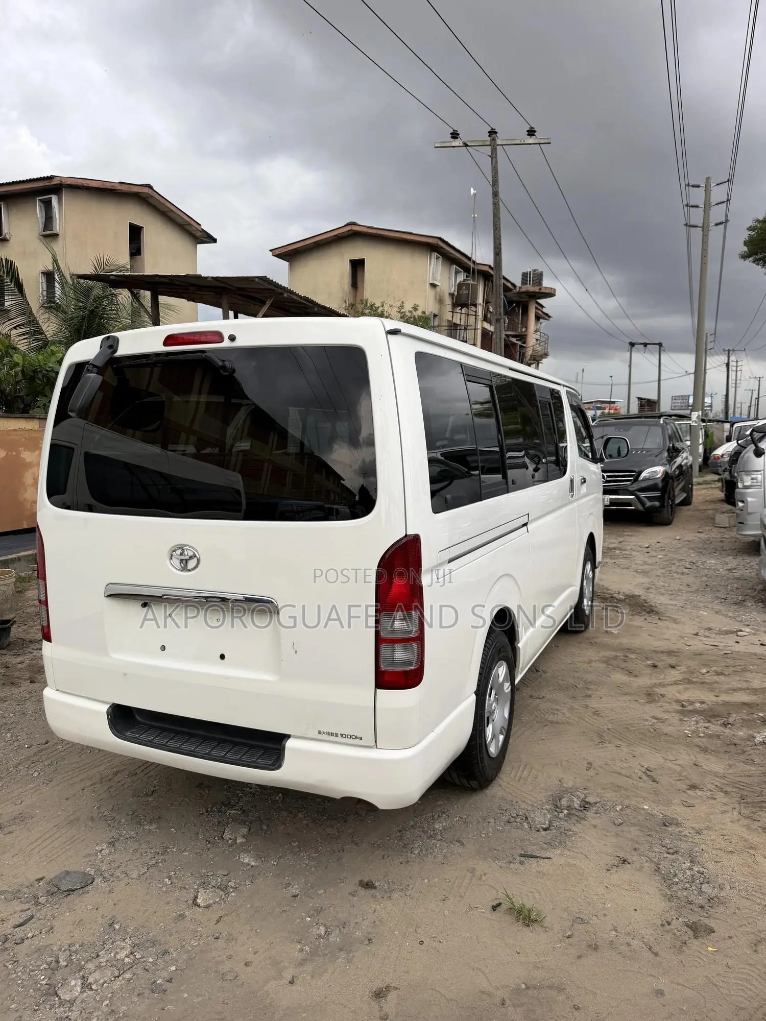 Toyota HiAce 2013 White