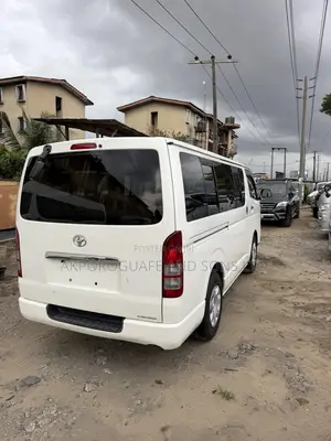 Toyota HiAce 2013 White