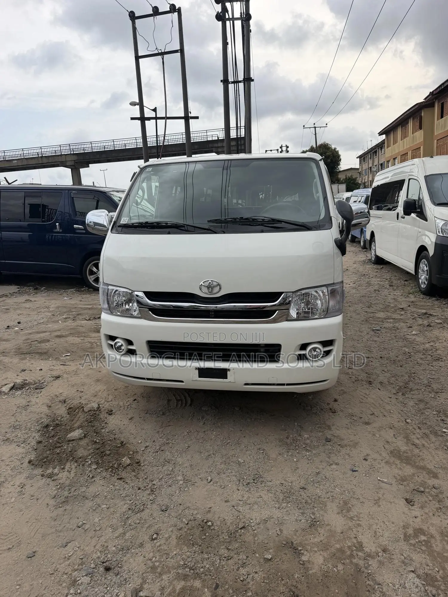 Toyota HiAce 2013 White