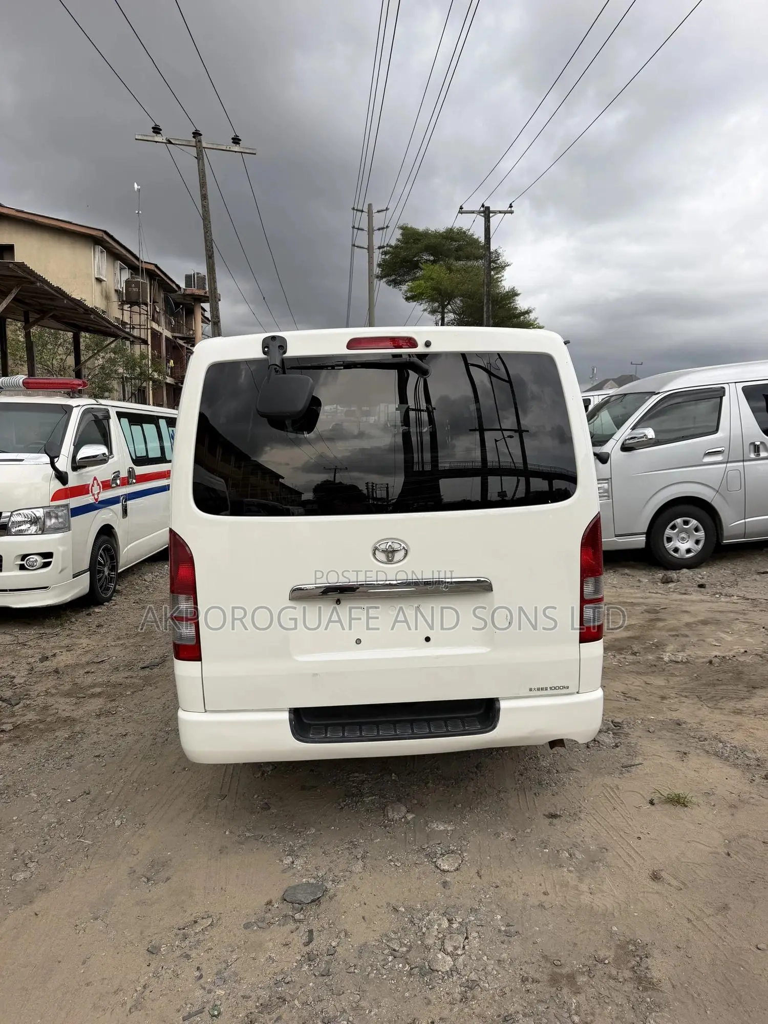 Toyota HiAce 2013 White