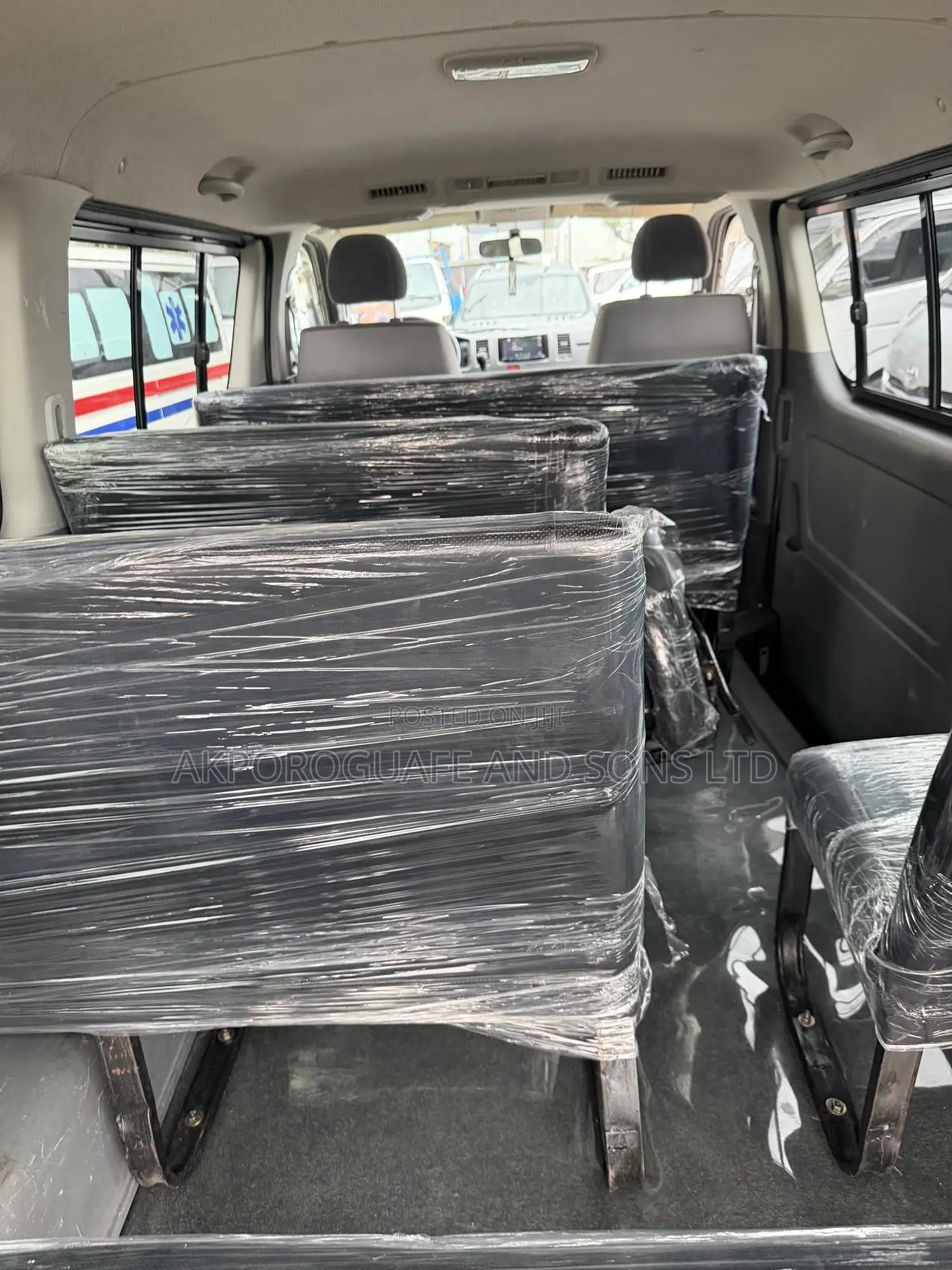 Toyota HiAce 2013 White
