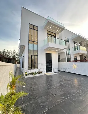 5bdrm Duplex in Ikota for sale