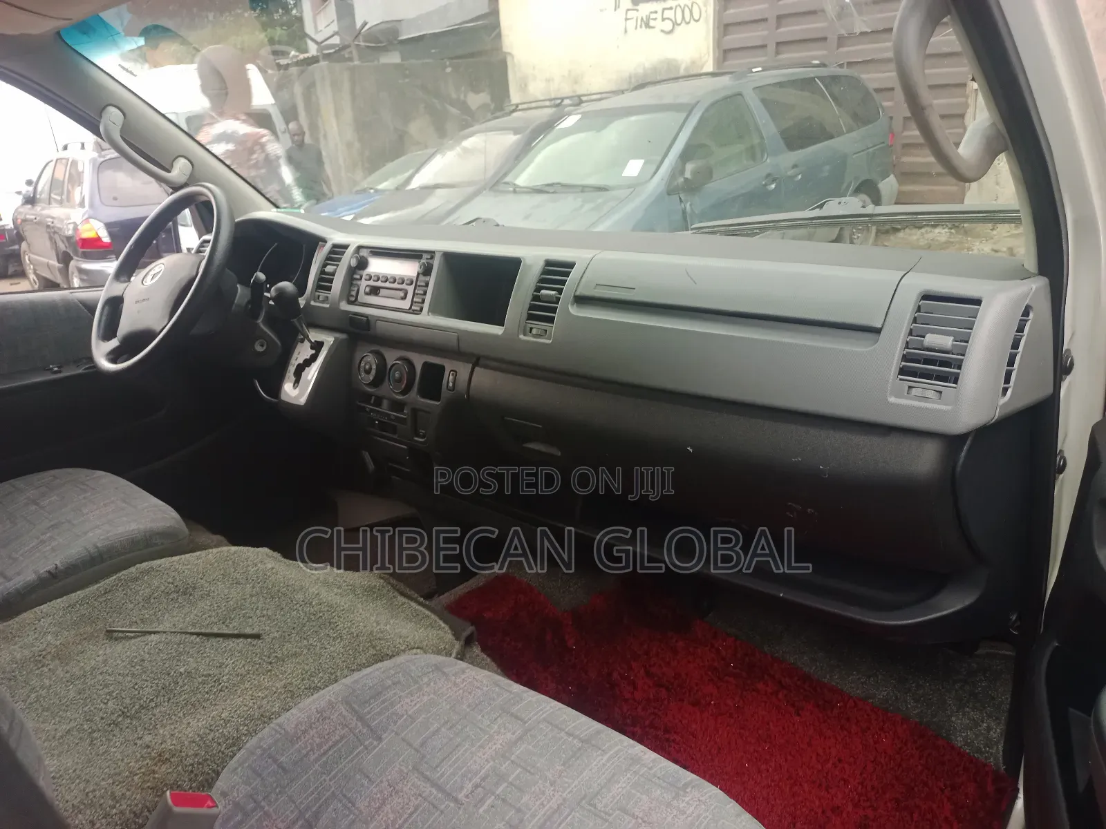 Toyota HiAce 2010 White