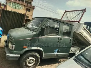 Dump Truck (Foreign Used) 4 Tyres