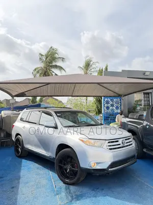 Toyota Highlander SE 2011 Silver